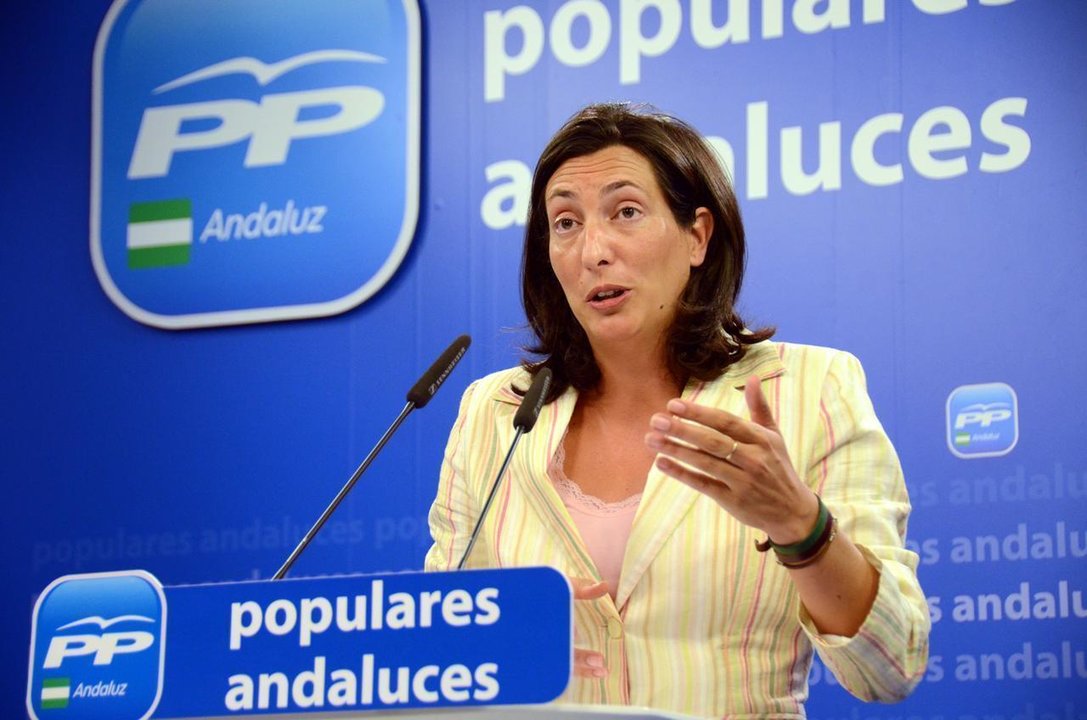 Dolores López Gabarro, en una comparecencia en la sede de los populares andaluces.