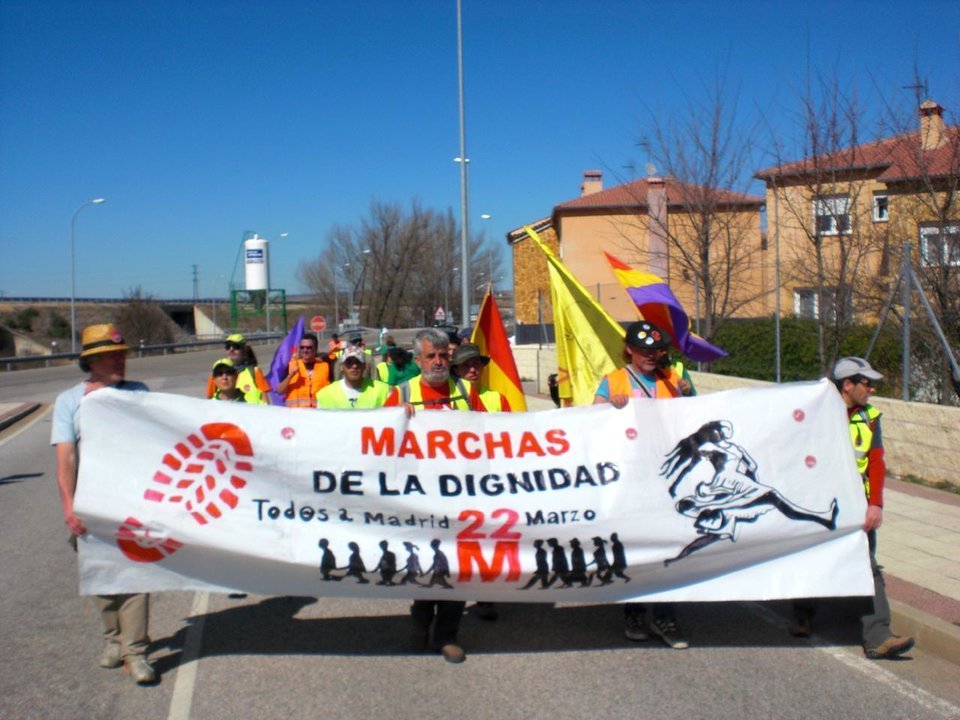 Cabecera de la columna norte de las "Marchas por la dignidad" que se dirige a Madrid.