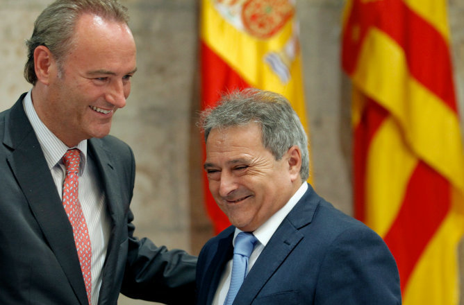 El presidente de la Generalitat valenciana, Alberto Fabra (izquierda); y el presidente de la Diputación de Valencia, Alfonso Rus.