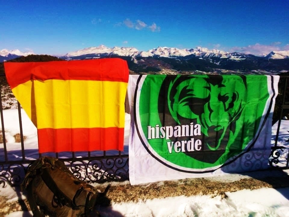 Banderas de España y de Hispania Verde.