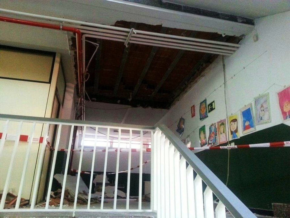 Colegio EE.UU.-Huarte de San Juan de Madrid tras la caída del falso techo.