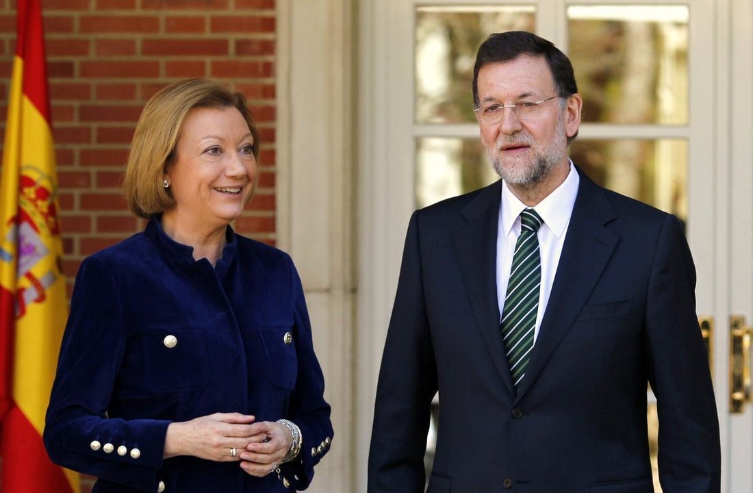 Mariano Rajoy recibe a Luisa Fernanda Rudi en el Palacio de La Moncloa.
