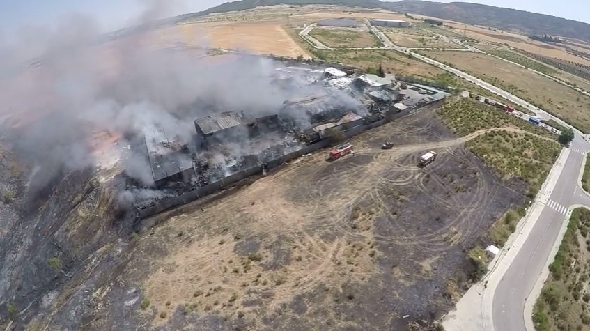 Incendio en una planta de gestión de residuos quemada en Chiloeches (Guadalajara).