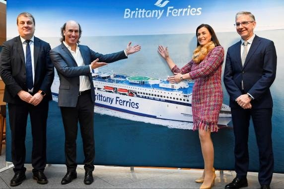 La alcaldesa agradece a Brittany Ferries su apuesta por Santander como destino de referencia 
