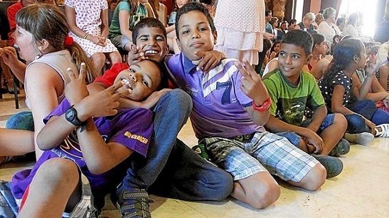 El Ayuntamiento de San Sebastián busca familias donostiarras para acoger niños y niñas saharauis en verano 