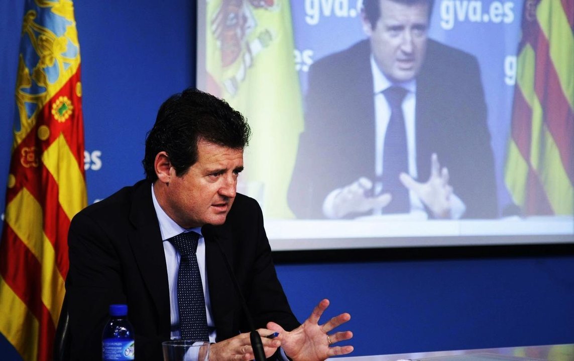 El consejero valenciano de Presidencia, José Císcar, en rueda de prensa.