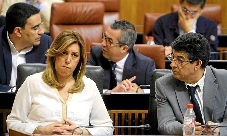La presidenta andaluza, Susana Díaz, en el Parlamento regional con el vicepresidente Diego Valderas (IU).