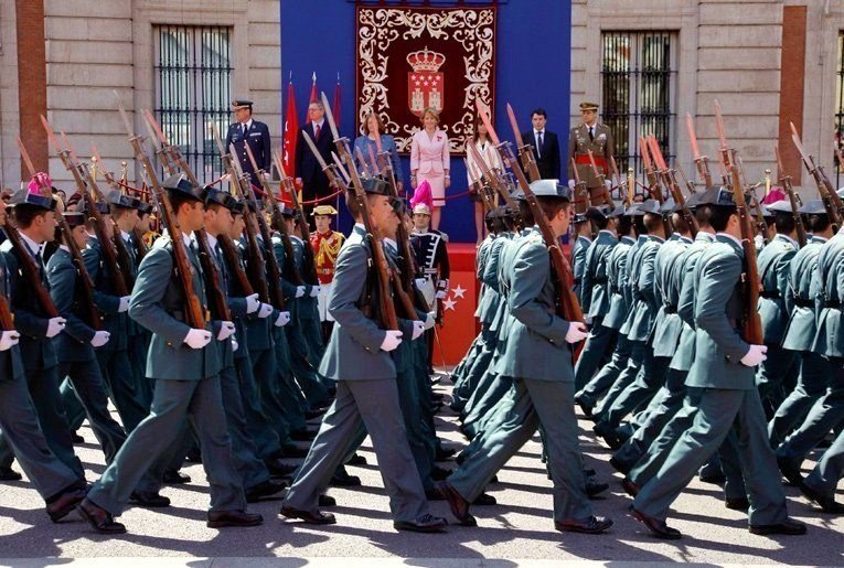 Guardias civiles en un desfile en Madrid por el 2 de mayo.