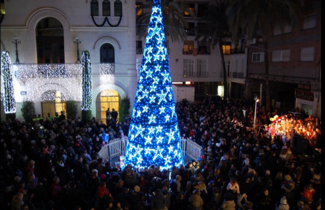 Ayudas económicas en Ferrol para que las familias puedan comprar regalos de Navidad.
