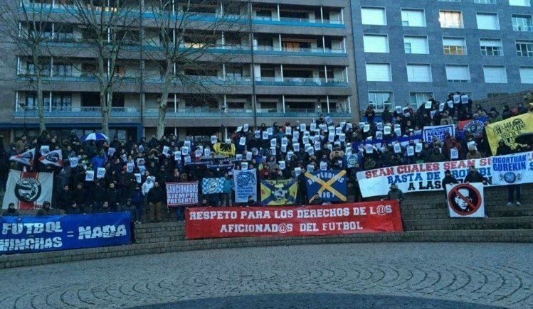 Concentración de ultras en Vitoria.