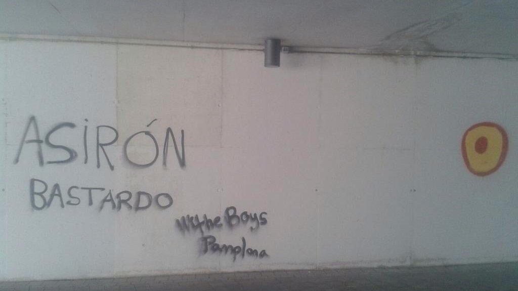 Pintadas contra Joseba Asirón en Pamplona (Foto: Sare Antifaxista).