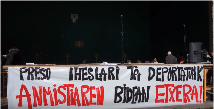Cartel por los presos vascos en el "día de la solidaridad" en Gaztelu 