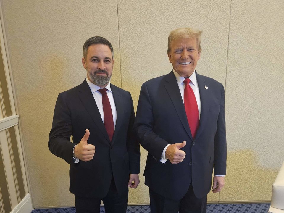El presidente de Vox, Santiago Abascal, se reúne con el expresidente de Estados Unidos Donald Trump. 